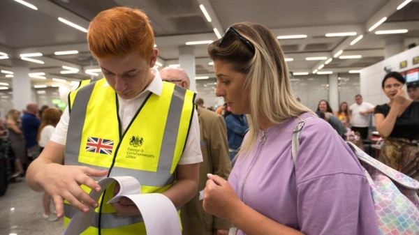 Holidaymakers thrown out of hotels after Thomas Cook collapse
 
Holidaymakers thrown out of hotels after Thomas Cook collapse