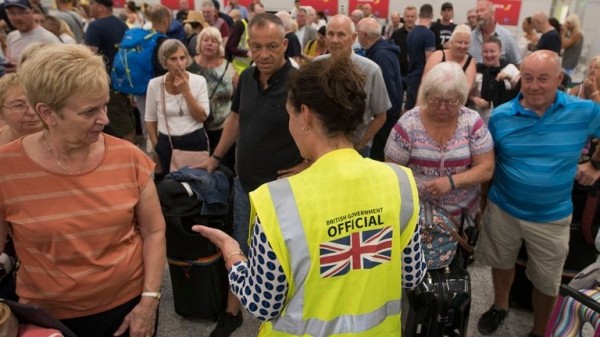 Holidaymakers thrown out of hotels after Thomas Cook collapse
 
Holidaymakers thrown out of hotels after Thomas Cook collapse