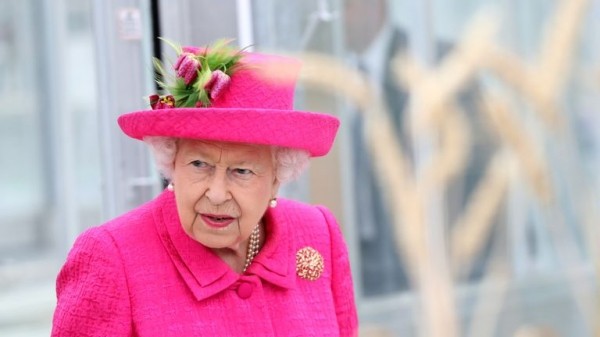 'More than just a dress': Fashion and the Royal Family
 
'More than just a dress': Fashion and the Royal Family