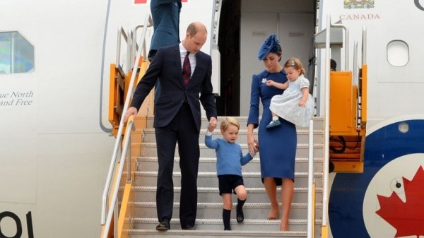 'More than just a dress': Fashion and the Royal Family
 
'More than just a dress': Fashion and the Royal Family