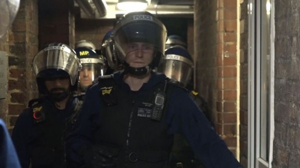 Police raid homes of drug dealers in the capital after surge in violent crime
 
Police raid homes of drug dealers in the capital after surge in violent crime