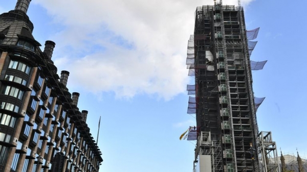 Extinction Rebellion protester arrested after three hours on Big Ben scaffolding
 
Extinction Rebellion protester arrested after three hours on Big Ben scaffolding
