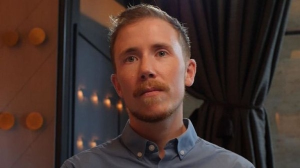 Freddy McConnell: Transgender man who gave birth hits out at 'de facto sterilisation'
 
Freddy McConnell: Transgender man who gave birth hits out at 'de facto sterilisation'