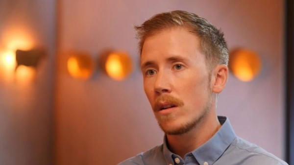 Freddy McConnell: Transgender man who gave birth hits out at 'de facto sterilisation'
 
Freddy McConnell: Transgender man who gave birth hits out at 'de facto sterilisation'