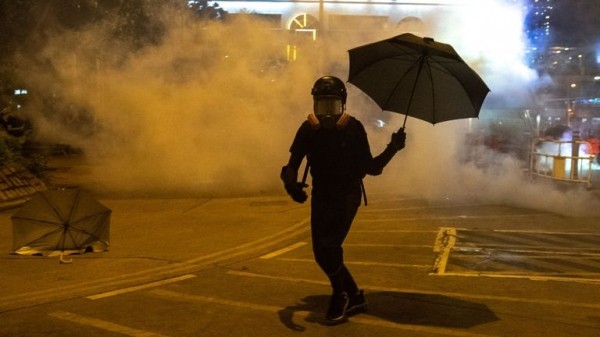 Hong Kong: Boy shot as protesters ignore face mask ban on another night of violence
 
Hong Kong: Boy shot as protesters ignore face mask ban on another night of violence