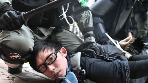 Hong Kong to ban protesters from wearing masks, Carrie Lam confirms
 
Hong Kong to ban protesters from wearing masks, Carrie Lam confirms