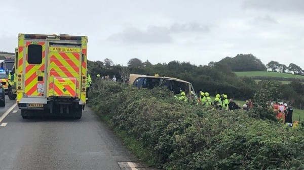 Major incident declared after double-decker bus overturns into field near Totnes, Devon
 
Major incident declared after double-decker bus overturns into field near Totnes, Devon