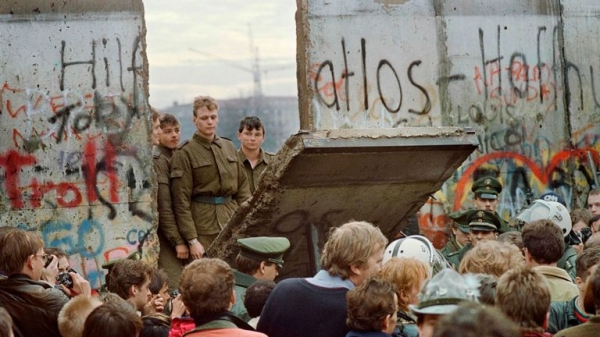 No wall too high to be broken down, says Angela Merkel on Berlin Wall anniversary
 
No wall too high to be broken down, says Angela Merkel on Berlin Wall anniversary