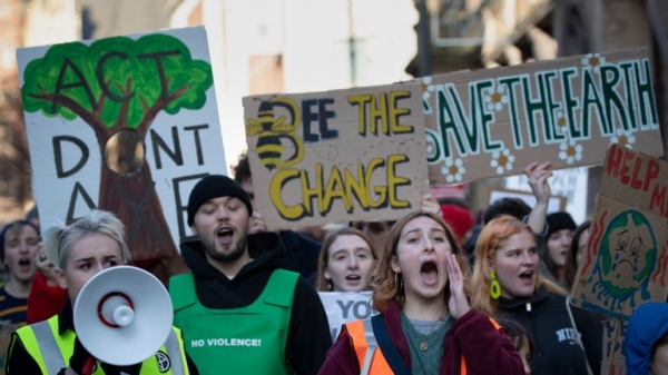 
Climate change: Thousands of children skip school to take part in protests
