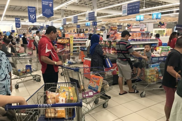 Tesco weighing sale of Malaysian, Thai supermarkets Tesco weighing sale of Malaysian, Thai supermarkets