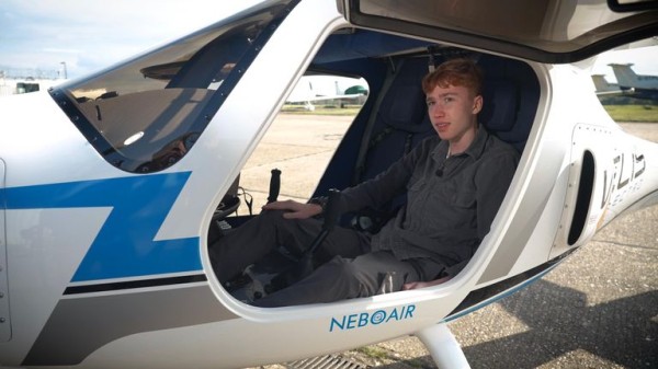 Inside the UK's first fossil fuel free flying school Inside the UK's first fossil fuel free flying school