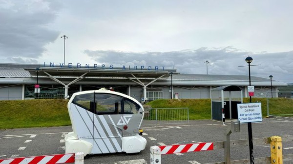 Self-driving shuttles trialled at airport Self-driving shuttles trialled at airport