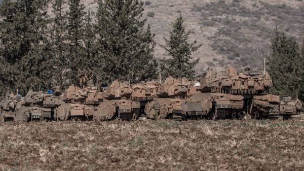 Tanks gather near Israeli-Lebanon border - as defence minister holds talks over 'expansion' of IDF activity  Tanks gather near Israeli-Lebanon border - as defence minister holds talks over 'expansion' of IDF activity
