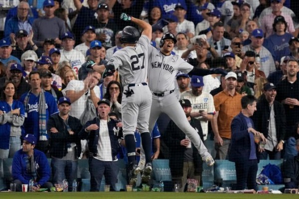 Los Angeles Dodgers survive late comeback attempt by New York Yankees to take 2-0 lead in World Series
 
Los Angeles Dodgers survive late comeback attempt by New York Yankees to take 2-0 lead in World Series