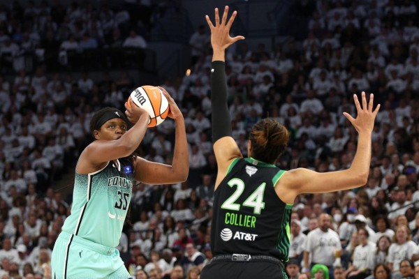 Minnesota Lynx defeat New York Liberty in dramatic fashion to force title-deciding Game 5 of WNBA Finals
 
Minnesota Lynx defeat New York Liberty in dramatic fashion to force title-deciding Game 5 of WNBA Finals