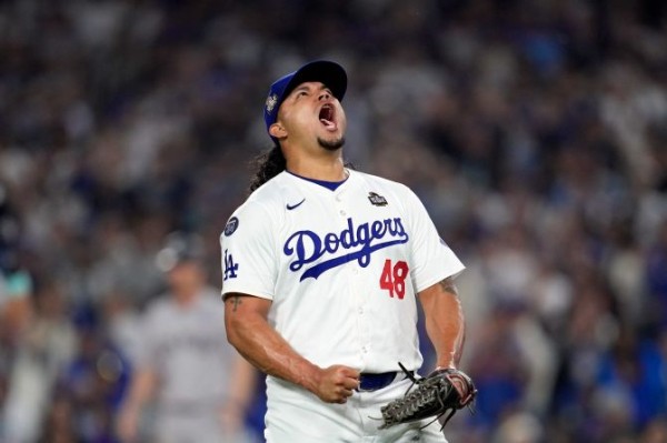 Los Angeles Dodgers survive late comeback attempt by New York Yankees to take 2-0 lead in World Series
 
Los Angeles Dodgers survive late comeback attempt by New York Yankees to take 2-0 lead in World Series