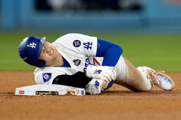 Los Angeles Dodgers survive late comeback attempt by New York Yankees to take 2-0 lead in World Series
 
Los Angeles Dodgers survive late comeback attempt by New York Yankees to take 2-0 lead in World Series
