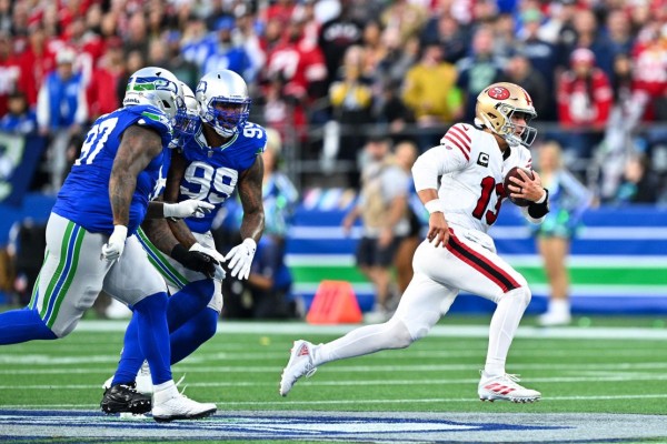 49ers hold on to beat Seahawks on Thursday Night Football as receiver sets historic mark
 
49ers hold on to beat Seahawks on Thursday Night Football as receiver sets historic mark