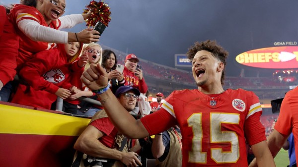 Chiefs maintain unbeaten start to season with comfortable victory over Saints on Monday Night Football
 
Chiefs maintain unbeaten start to season with comfortable victory over Saints on Monday Night Football