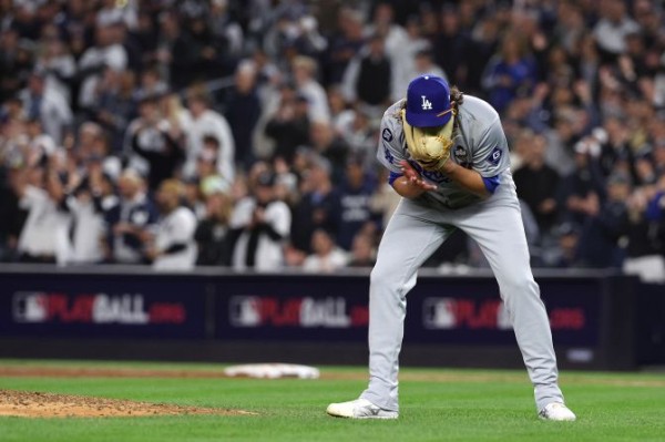 Yankees fans who ripped ball out of Mookie Betts’ glove will be banned from Game 5 of World Series
Yankees fans who ripped ball out of Mookie Betts’ glove will be banned from Game 5 of World Series