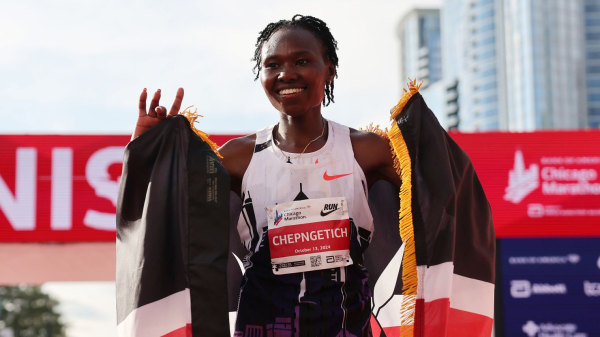 Ruth Chepngetich smashes women’s marathon world record in Chicago
 
Ruth Chepngetich smashes women’s marathon world record in Chicago