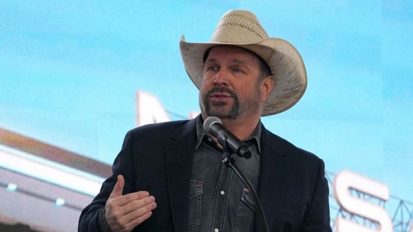 Garth Brooks: Country music star accused of rape by former hair and make-up artist in lawsuit Garth Brooks: Country music star accused of rape by former hair and make-up artist in lawsuit