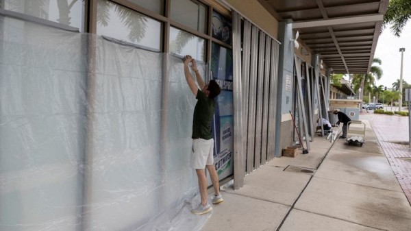 Hurricane Milton: Florida braces for 160mph winds as approaching storm forces mass evacuation Hurricane Milton: Florida braces for 160mph winds as approaching storm forces mass evacuation