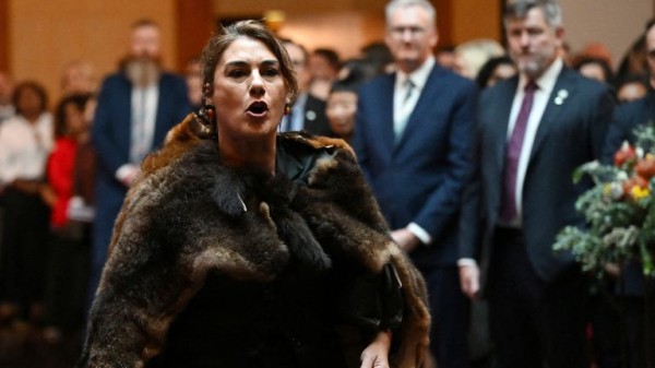 King's first trip after cancer diagnosis a success despite anti-colonial protests in Australia and Samoa King's first trip after cancer diagnosis a success despite anti-colonial protests in Australia and Samoa