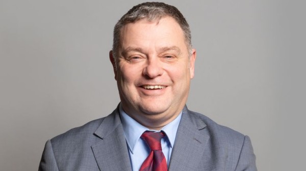 Labour Party suspends MP Mike Amesbury after video showed him punching man in street Labour Party suspends MP Mike Amesbury after video showed him punching man in street