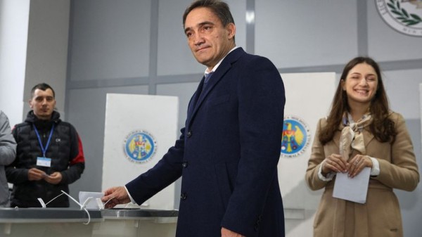 Moldova narrowly votes for closer European Union ties in referendum beset by claims of Russian meddling