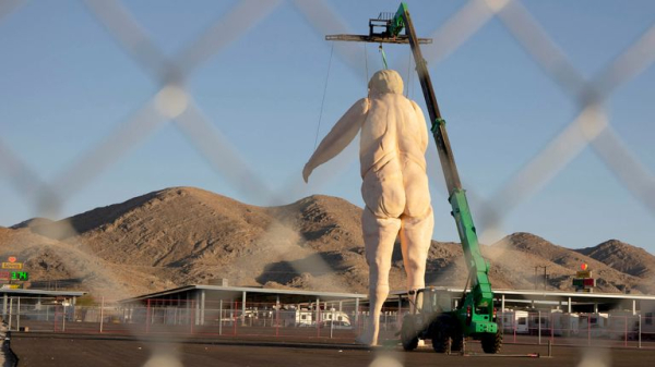 Naked Donald Trump statue near Las Vegas branded 'deplorable' Naked Donald Trump statue near Las Vegas branded 'deplorable'
