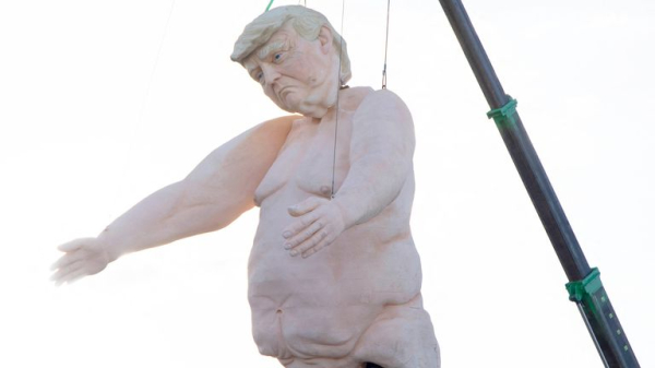 Naked Donald Trump statue near Las Vegas branded 'deplorable' Naked Donald Trump statue near Las Vegas branded 'deplorable'