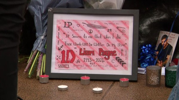 Tearful Liam Payne fans comfort one another at London vigil Tearful Liam Payne fans comfort one another at London vigil