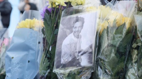 Tearful Liam Payne fans comfort one another at London vigil Tearful Liam Payne fans comfort one another at London vigil