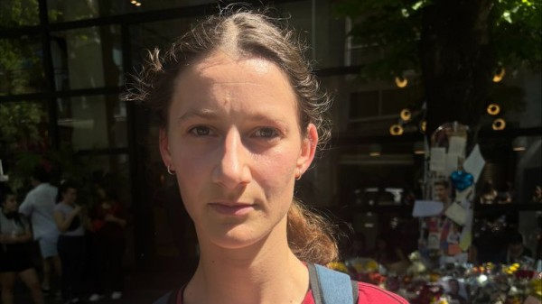 Tearful Liam Payne fans comfort one another at London vigil Tearful Liam Payne fans comfort one another at London vigil