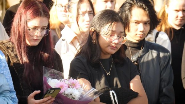 Tearful Liam Payne fans comfort one another at London vigil Tearful Liam Payne fans comfort one another at London vigil