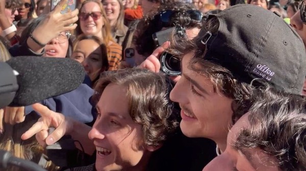 Timothee Chalamet crashes lookalike competition in New York Timothee Chalamet crashes lookalike competition in New York
