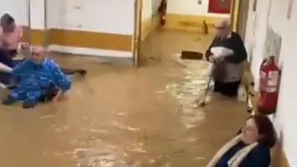 Worst floods in Spain's memory hit 'like a tsunami' Worst floods in Spain's memory hit 'like a tsunami'