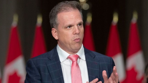 Human bird flu case presumed in Canada, teenage patient is hospitalized Human bird flu case presumed in Canada, teenage patient is hospitalized