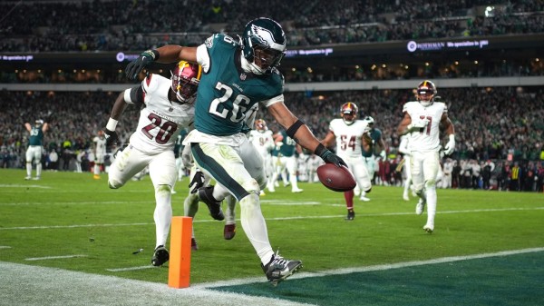 Philadelphia Eagles pull away in the fourth to defeat Washington Commanders, extend win streak to six
 
Philadelphia Eagles pull away in the fourth to defeat Washington Commanders, extend win streak to six