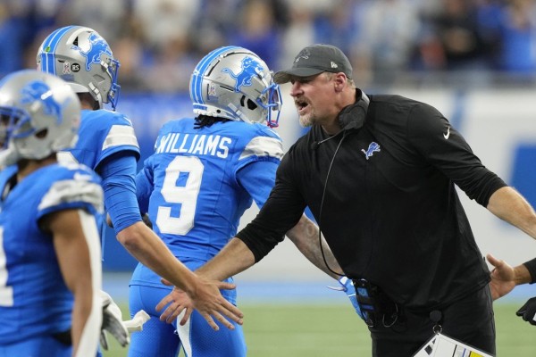 
Steelers edge Ravens in classic, Lions continue best start in 90 years, Chargers hold on late: NFL Week 11 Sunday review
