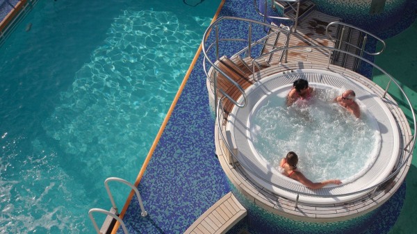 Legionnaires’ disease outbreak linked to cruise ship hot tubs, CDC says Legionnaires’ disease outbreak linked to cruise ship hot tubs, CDC says