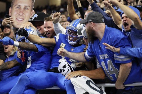 
Steelers edge Ravens in classic, Lions continue best start in 90 years, Chargers hold on late: NFL Week 11 Sunday review
