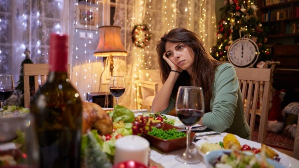 Holiday gatherings can lead to stress eating: Try these 5 tips to control it
