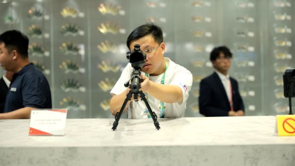 China's premier air show wows spectators - but the West won't have liked seeing Russia's jets China's premier air show wows spectators - but the West won't have liked seeing Russia's jets