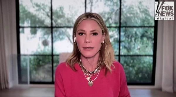 Julie Bowen of 'Modern Family' gets real about chronic dry eye: What to know about the progressive condition Julie Bowen of 'Modern Family' gets real about chronic dry eye: What to know about the progressive condition