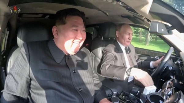 Dmitry Medvedev warns US it should take Russia nuclear warnings seriously to avoid World War Three Dmitry Medvedev warns US it should take Russia nuclear warnings seriously to avoid World War Three