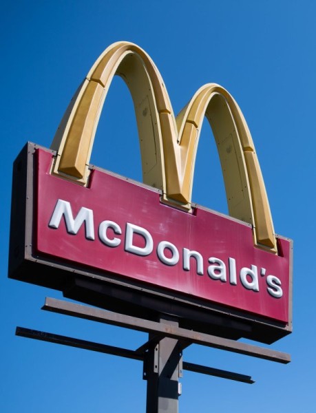 E. coli cases climb to 104 in deadly outbreak linked to slivered onions served at McDonald's