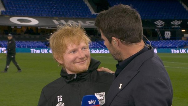 Ed Sheeran apologises to Manchester United manager Ruben Amorim after interrupting Sky interview Ed Sheeran apologises to Manchester United manager Ruben Amorim after interrupting Sky interview