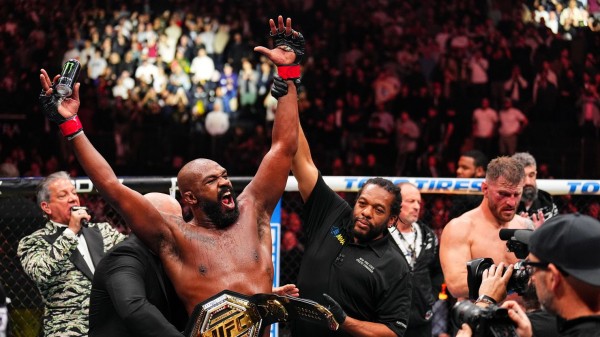 Jon Jones retains UFC heavyweight title with spinning kick to stop Stipe Miocic, celebrates with President-elect Donald Trump
 
Jon Jones retains UFC heavyweight title with spinning kick to stop Stipe Miocic, celebrates with President-elect Donald Trump